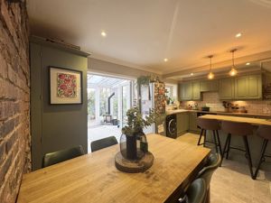 Photo 11- click for photo gallery